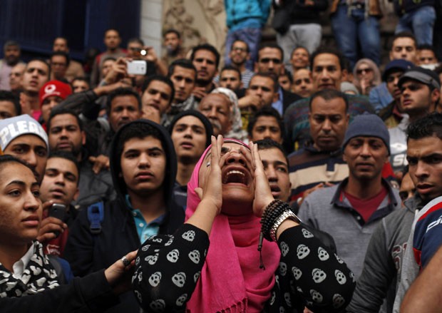 Manifestantes protestam contra governo no Egito (Foto: Asmaa Waguih/Reuters)