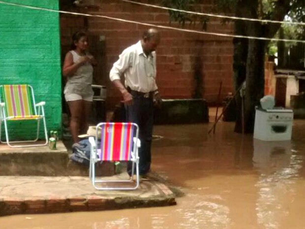 G1 Nível do rio Taquari cai mas Defesa Civil permanece em alerta em