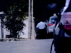 Polícia Federal flagrou Arruda saindo de casa no 03 de setembro. (Foto: Reprodução)