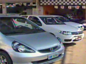 Concessionária de Sorocaba teve dois carros furtados por funcionário (Foto: Reprodução/TV TEM)