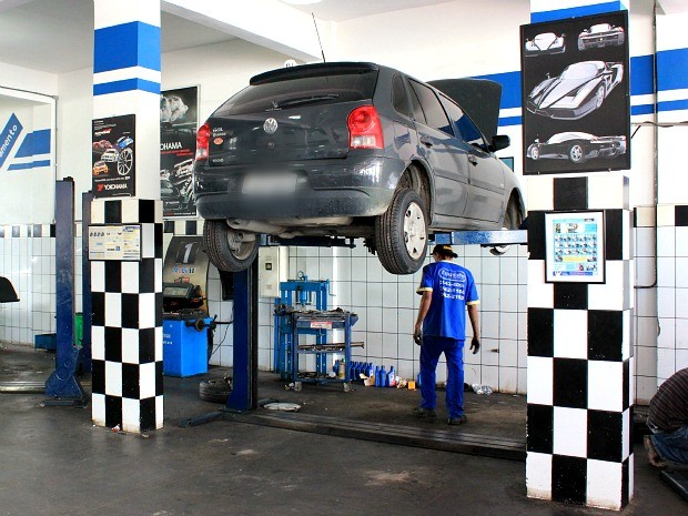 Loja teve estoque de pneus esgotado em um dia durante promoção, em Manaus (Foto: Tiago Melo/G1 AM)
