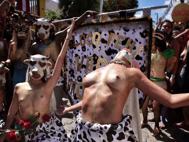 Desfile do bloco Vaca Profana percorreu as ladeiras de Olinda (Foto: Beto Figueiroa)