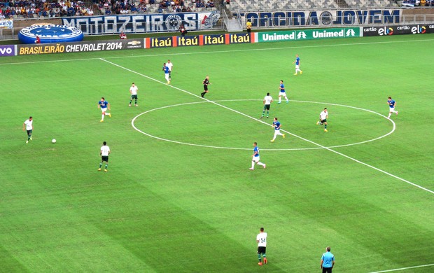 Com emoção até o fim, Cruzeiro e Palmeiras empatam no Mineirão