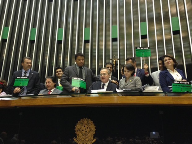 Mesa do Congresso Nacional durante votação dos vetos à Lei dos Royalties (Foto: Fabiano Costa/ G1)