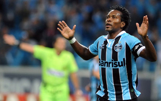 Zé Roberto gol Grêmio (Foto: Edu Andrade / Agência Estado)