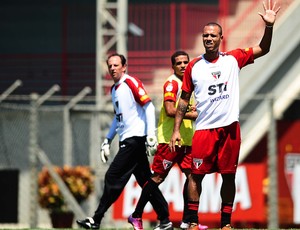 luis fabiano rogério ceni são paulo treino (Foto: Marcos Ribolli / Globoesporte.com)