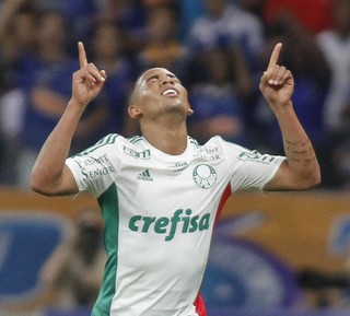 Destaque do Palmeiras, Gabriel Jesus mira vaga de titular: 
