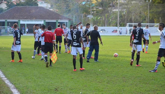 Após perder de 4 a 0 para o Corinthians, Ponte Preta aplica a mesma goleada na Esportiva de Guaxupé (Foto: Régis Melo)