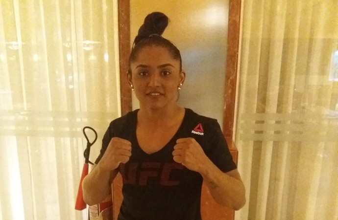 Viviane Sucuri UFC Rio 8 (Foto: Alexandre Fernandes)