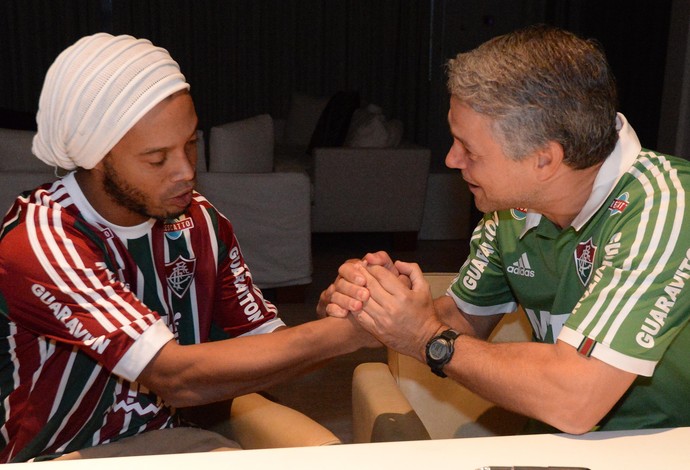 Ronaldinho Peter Siemsen Fluminense (Foto: Alexandre Vidal / Agência FotoBR)