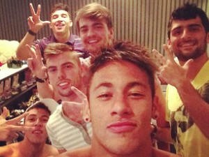 Neymar faz declaração aos 'parças' no Instagram (Foto: Reprodução / Instagram)
