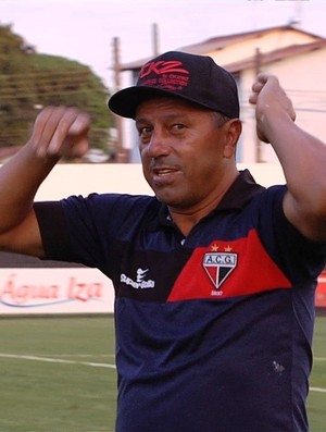 Gilberto Pereira, técnico do Atlético-GO (Foto: Reprodução/TV Anhanguera)