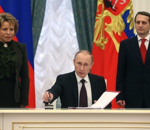 O Kremlin anuncia que a Crimeia já faz parte da Federação Russa