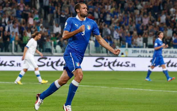 Chiellini gol Itália x Republica Tcheca (Foto: Reuters)