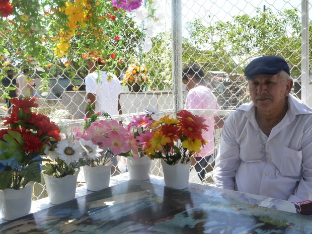 Jardineiro ainda tenta se conformar com a morte da esposa (Foto: Abinoan Santiago/G1)