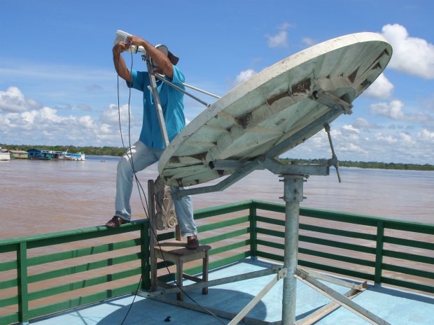 Antenas foram instaladas em barcos para cadastro de eleitores (Foto: Divulgação/Sipam)