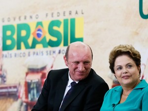 Presidente Dilma Rousseff participou do lançamento do Plano Agrícola e Pecuário ao lado do ministro Neri Geller, da Agricultura (Foto: Roberto Stuckert Filho/PR)