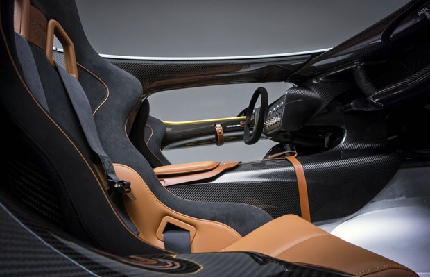 Carroceria e interior do CC100 Speedster Concept são de fibra de carbono (Foto: Divulgação)