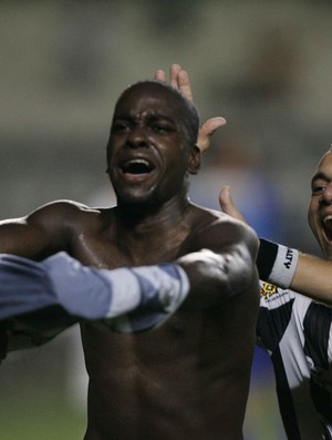 Nicácio levou o estádio ao êxtase, com gol nos acréscimos do segundo tempo (Foto: Agência Diário) Nicácio levou o estádio ao êxtase, com gol nos acréscimos do segundo tempo (Foto: Agência Diário)