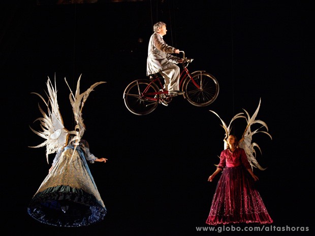 Serginho Groisman participa de número do Cirque du Soleil (Foto: TV Globo/Altas Horas)