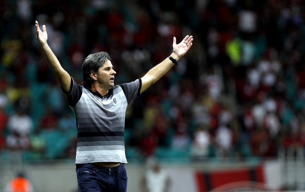 Caio Junior, técnico do Vitória (Foto: Felipe Oliveira/Divulgação/EC Vitória)