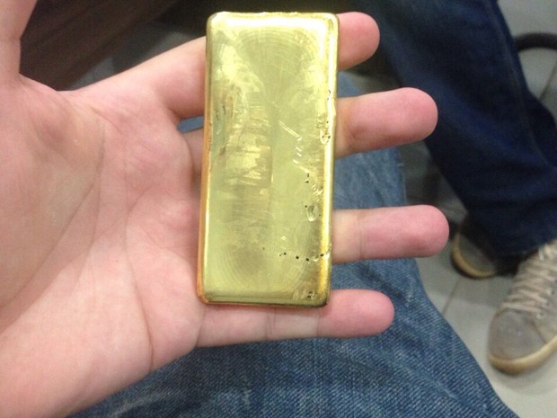 Austríaco viajava com barra de ouro e foi detido em aeroporto (Foto: Arquivo pessoal)