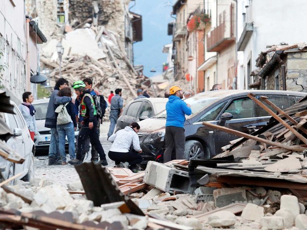 Imagens de destruição em Amatrice (Foto: Remo Casilli / Reuters)