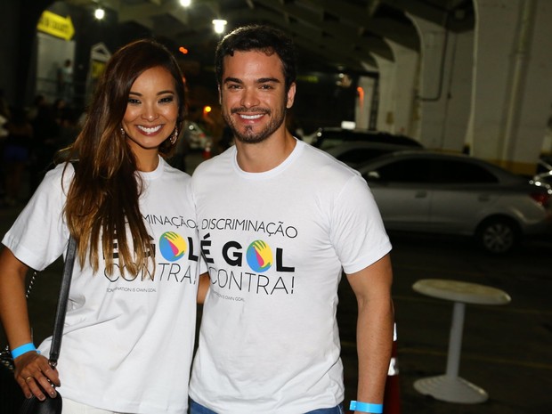 Sidney Sampaio e Carol Nakamura em evento no Rio (Foto: Marcello Sá Barreto/ Ag. News)