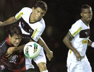 Jadson do Botafogo na partida contra o Vitória (Foto: Angelo Pontes / Ag. Estado)