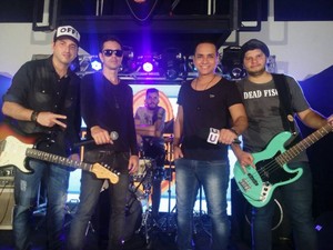 Apresentador Menilson Filho e a banda Mary Joe  (Foto: TV Sergipe)