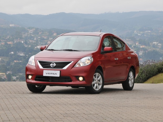 Nissan versa auto esporte #2