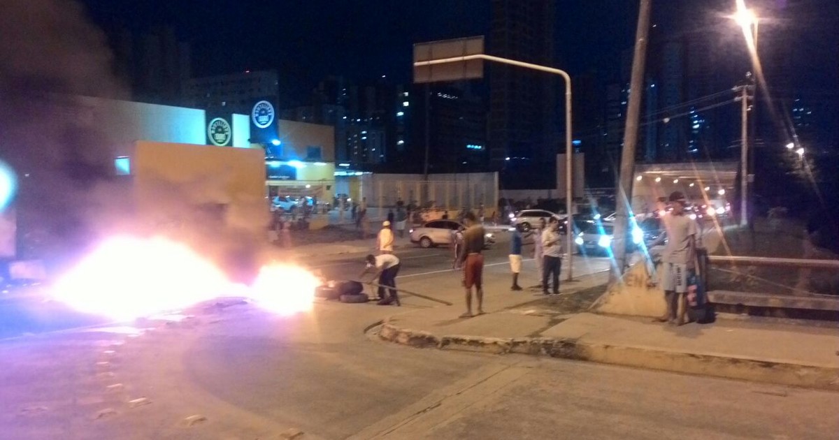 G1 Protesto cobra instalação de lombada eletrônica dois meses após