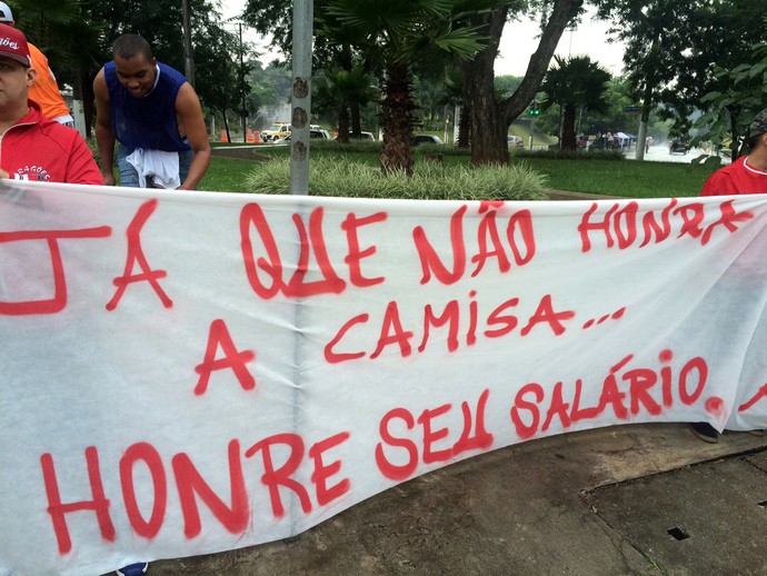 protesto torcedores São Paulo (Foto: Marcelo Prado)