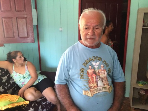 Francisco de Almeida Costa, de 72 anos, conta que a família foi feita refém (Foto: Reprodução/Rede Amazônica Acre)