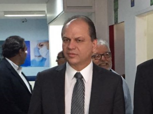 Ministro da Saúde, Ricardo Barros, visita Hospital de Urgências de Goiânia (Foto: Fábio Castro/TV Anhanguera)