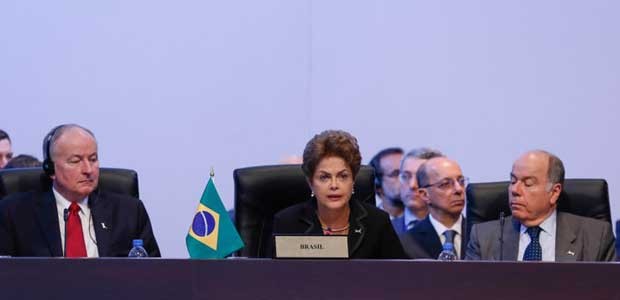 Dilma discursa durante sessão plenária da Cúpula das Américas (Foto: Roberto Stuckert Filho/PR) Dilma discursa durante sessão plenária da Cúpula das Américas (Foto: Roberto Stuckert Filho/PR)