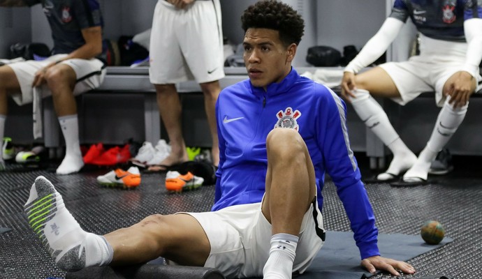 Marquinhos Gabriel será reavaliado no Timão; Willians fica fora até do banco