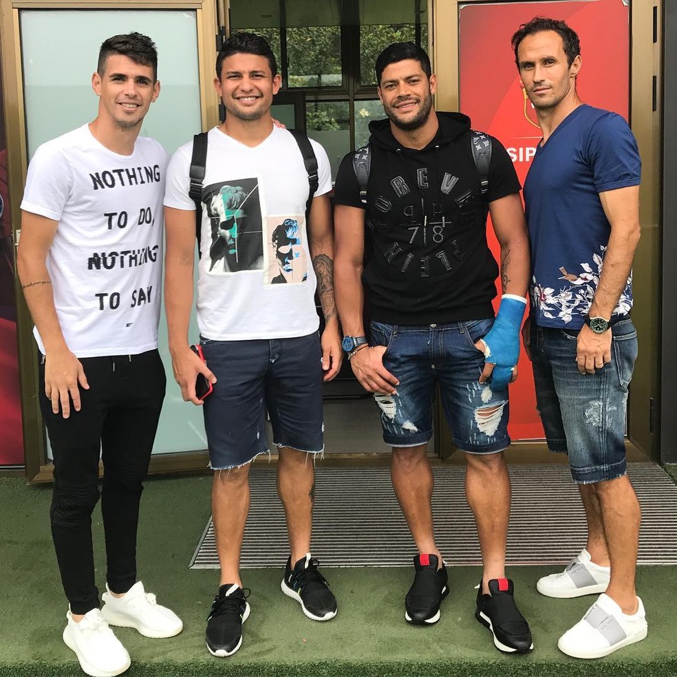 Oscar ao lado de Elkeson, Hulk e Ricardo Carvalho no Shanghai SIPG (Foto: Reprodução de Instagram)