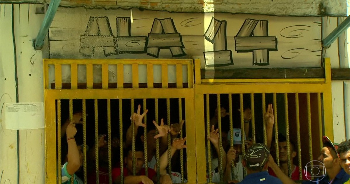 Polícia volta ao presídio em Manaus descobre fuga de 225 presos - Globo.com