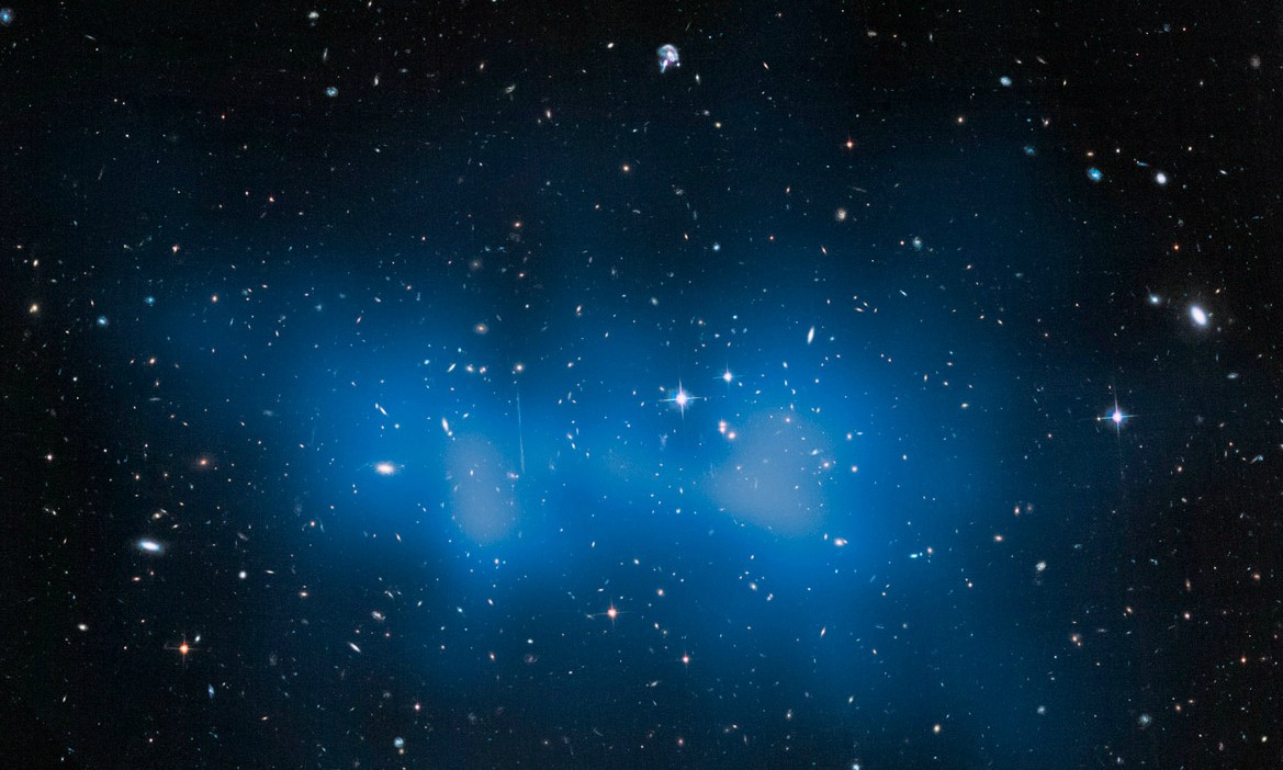 Nesta imagem captada pelo Hubble, é possível ver o aglomerado de galáxias mais denso já registrado, conhecido como 
