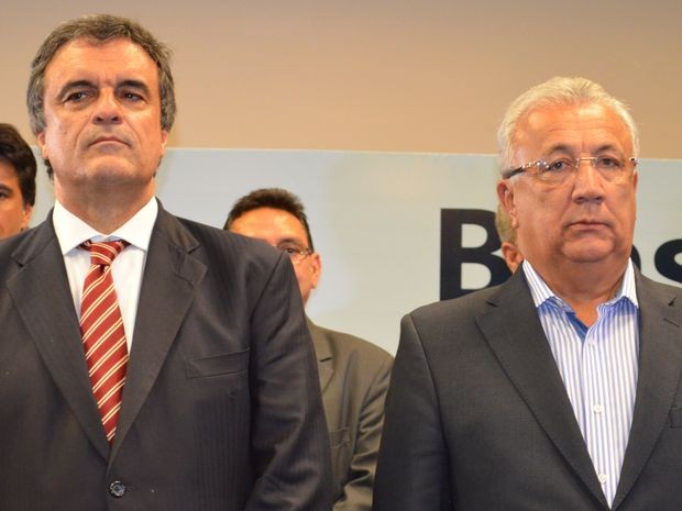 José Eduardo Cardozo e Jackson Barreto assinam acordo  (Foto: Marina Fontenele/G1)