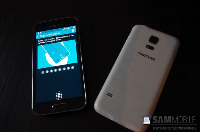 Galaxy S5 mini teve imagens divulgadas que revelam a presença dos sensores do S5 original (Foto: Reprodução/SamMobile)