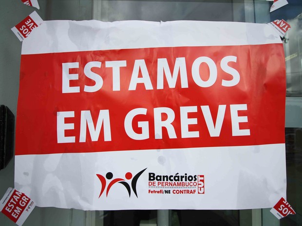 Greve bancários no Recife (Foto: Marlon Costa/Pernambuco Press)