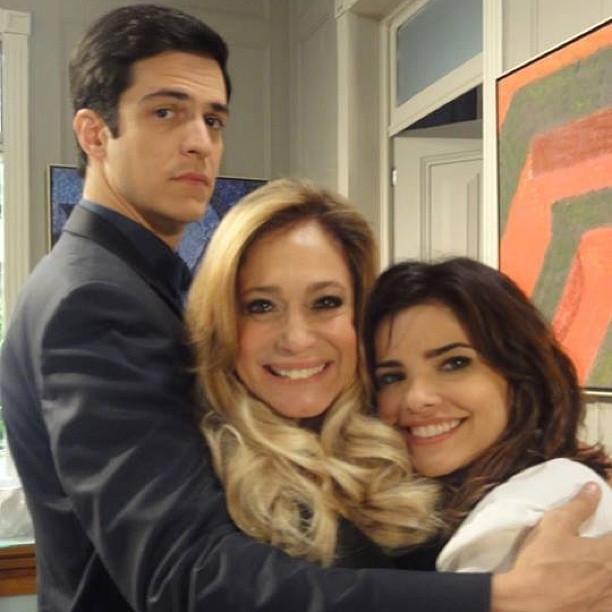 Mateus Solano, Susana Vieira e Vanessa Giácomo nos bastidores de &#39;Amor à Vida&#39; (Foto: Instagram/ Reprodução)