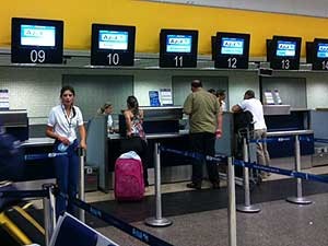 Balcão da companhia aérea Azul no Aeroporto de Viracopos, em Campinas (Foto: Marília de Oliveira/VC no G1)