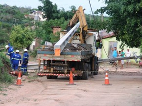 Postes caíram em povoado na zona rural de Retirolândia, na Bahia (Foto: Raimundo Mascarenhas/Calila Notícias) Postes caíram em povoado na zona rural de Retirolândia, na Bahia (Foto: Raimundo Mascarenhas/Calila Notícias)