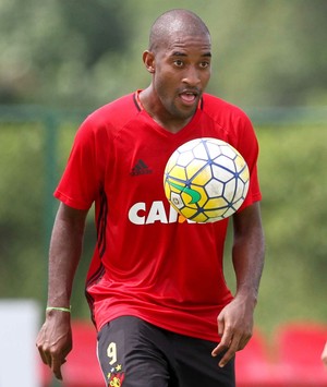 Edmilson Sport (Foto: Marlon Costa/ Pernambuco Press) Edmilson Sport (Foto: Marlon Costa/ Pernambuco Press)