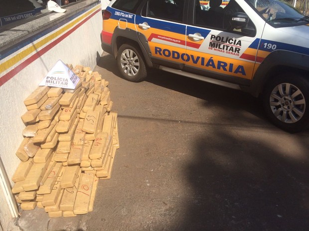 Droga Frutal (Foto: Polícia Rodoviária Estadual/Divulgação)