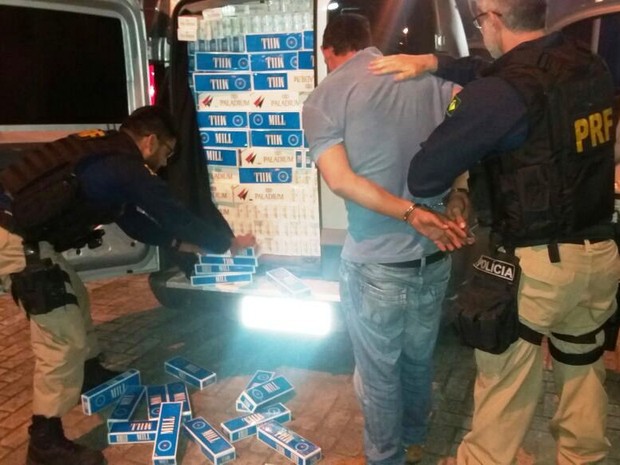 G1 Homem é Preso Com 25 Mil Maços De Cigarro Contrabandeados Em Sc Notícias Em Santa Catarina