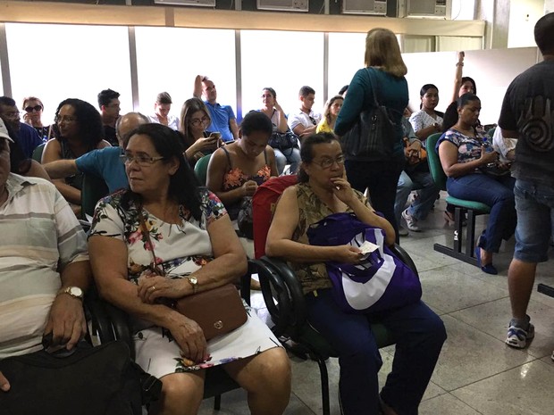 Posto do Na Hora na Rodoviária do Plano Piloto, em Brasília, teve longas filas para retirada de licenciamento de veículos (Foto: Luiza Garonce/G1) Posto do Na Hora na Rodoviária do Plano Piloto, em Brasília, teve longas filas para retirada de licenciamento de veículos (Foto: Luiza Garonce/G1)